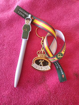 LOTES  GUARDIA CIVIL llavero Pulsera y boli