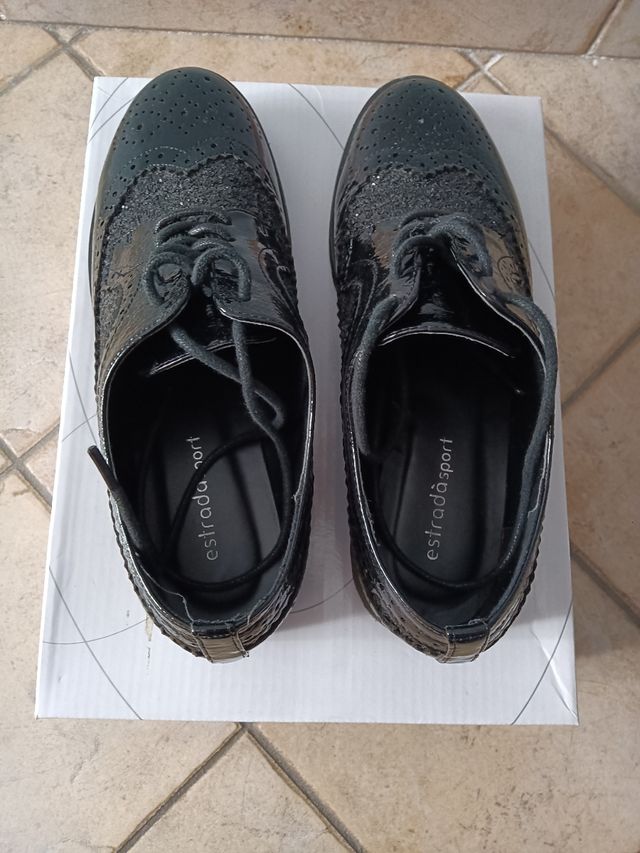 Scarpe sportive eleganti 