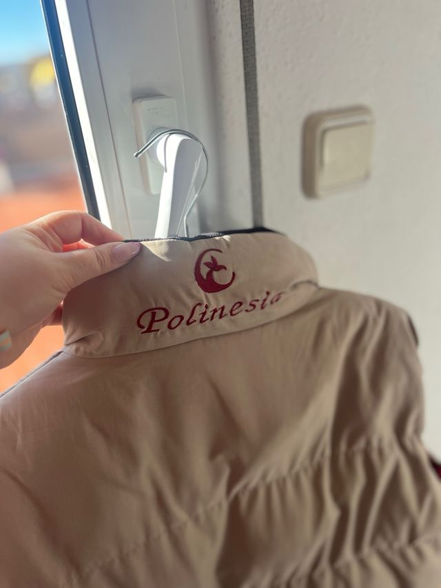 chaleco beis hombre polinesia