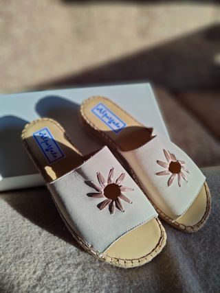 Sandalias piel color beige 