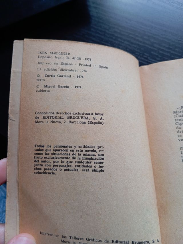 Libro ciencia ficción Curtis Garland antiguo