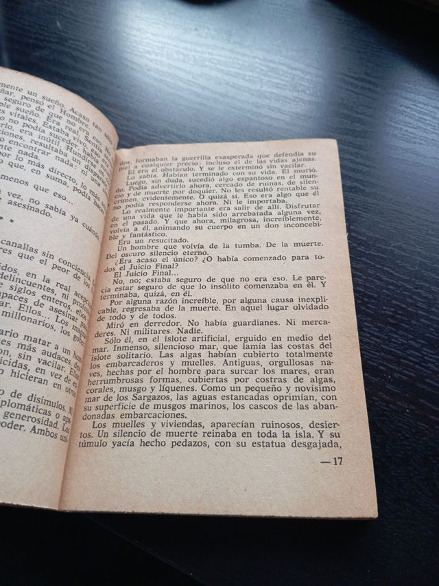 Libro ciencia ficción Curtis Garland antiguo