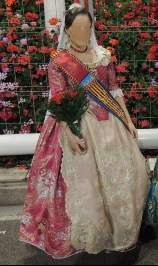 Traje fallera 38 aprox con todo