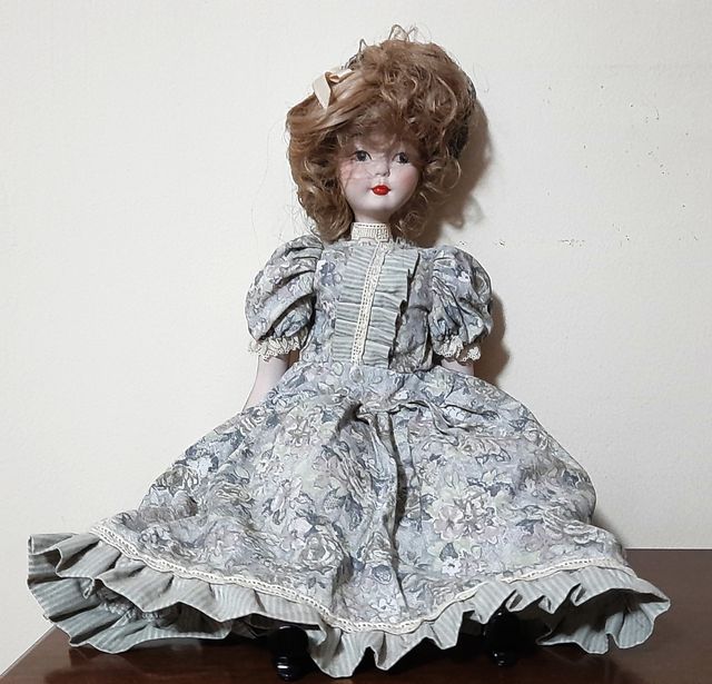 Muñeca porcelana