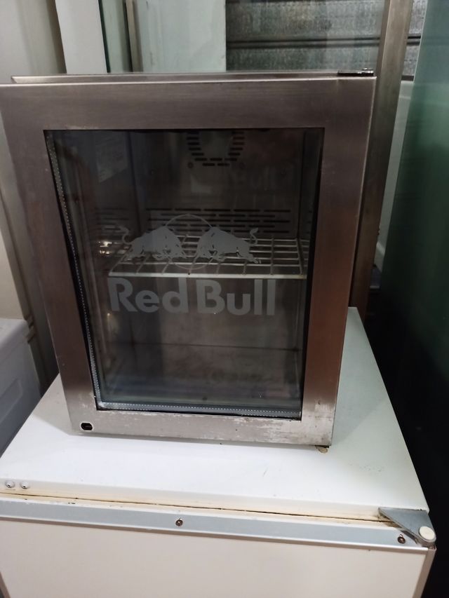 Frigorífico Red Bull