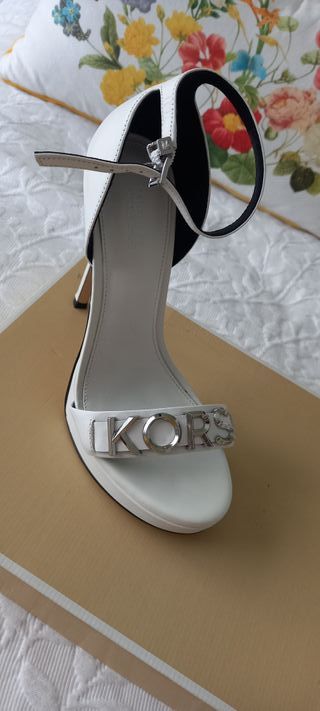 Sandalia tacón Michael kors 