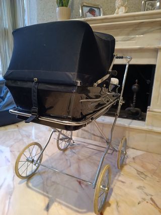 Cochecito de juguete para muñecas Arrue