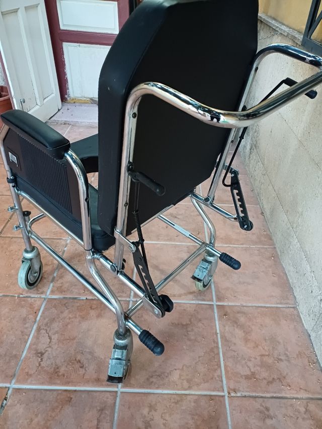 Sedia a rotelle per anziani