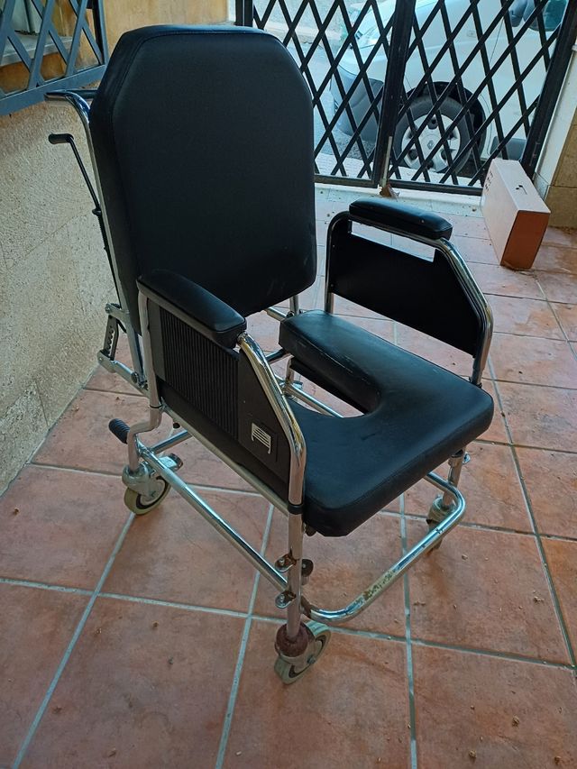 Sedia a rotelle per anziani