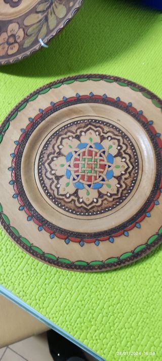 Plato decorativo de madera