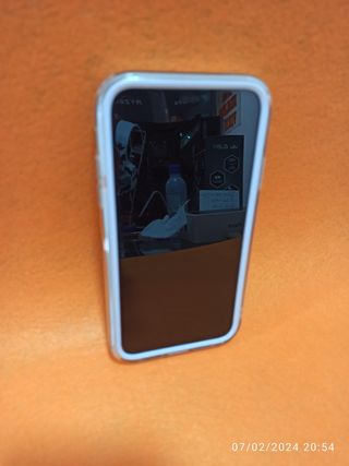 ➤ iPhone XR, impecable