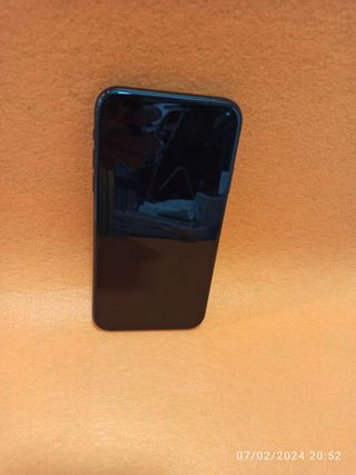 ➤ iPhone XR, impecable