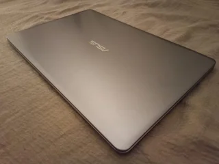 ASUS VivoBook Pro 15 con i7 Gen 8 e GTX 1050