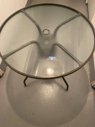 Mesa y sillas jardín