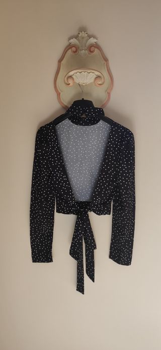 Camicetta con apertura sulla schiena