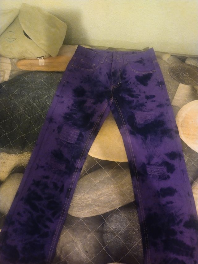 Pantalones vaqueros morados