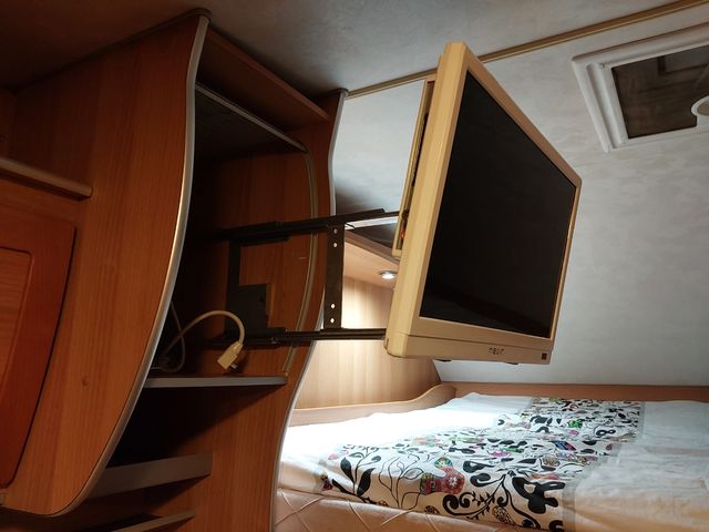 Televisión 12v con soporte