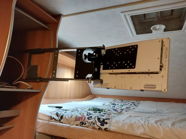 Televisión 12v con soporte