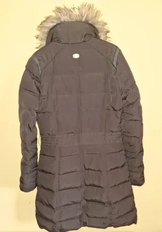 Cazadora anorak plumas color marrón