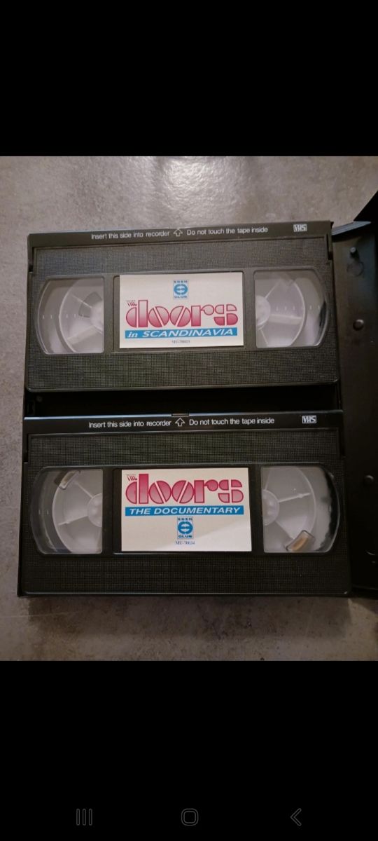 Doors "videocassette"
