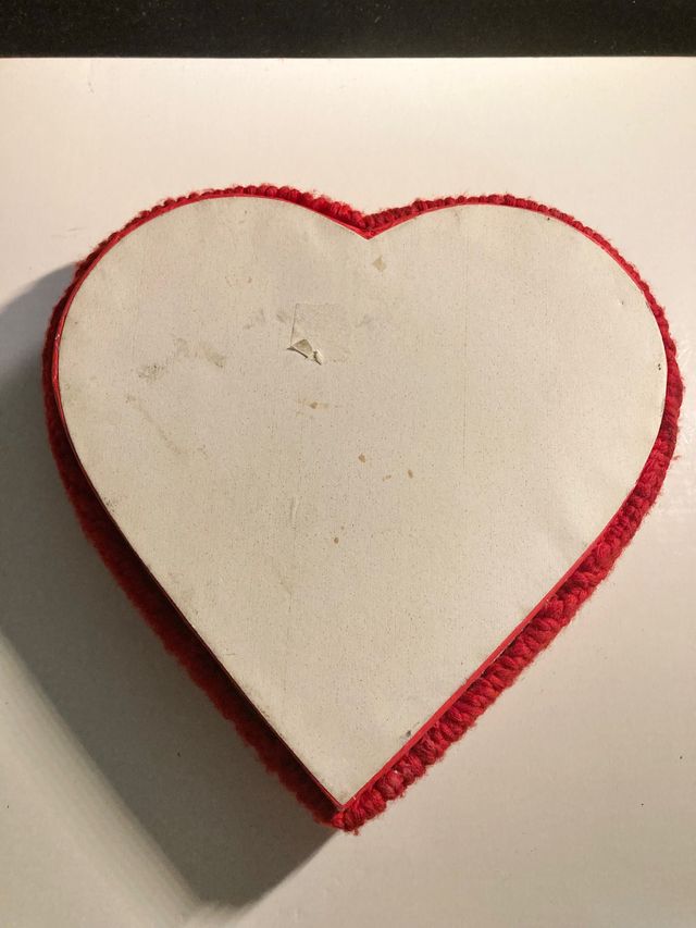 Scatola cartone a forma di cuore