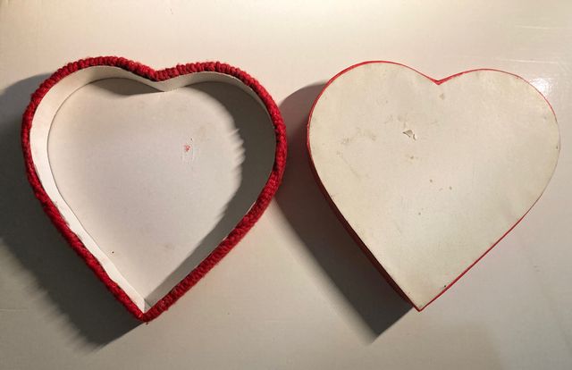 Scatola cartone a forma di cuore