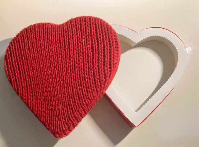 Scatola cartone a forma di cuore