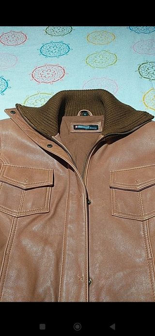 Cazadora unisex de cuero 