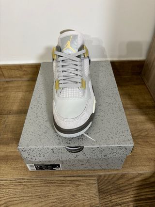 AIR JORDAN 4 RETRO SE CRAFT PHOTON DUST
