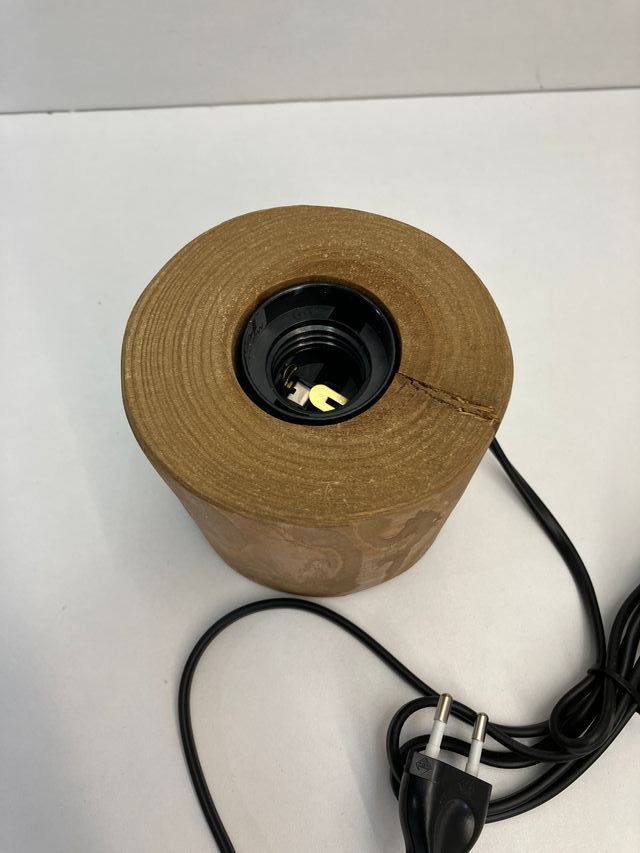 Lampada tavolo tronchetto in legno