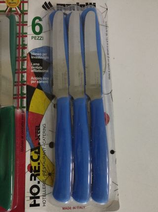 Coltelli tavola 6 pezzi vari colori