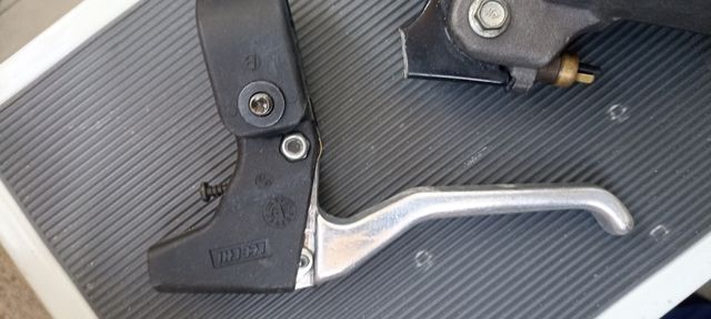 Maneta y bomba de freno moto