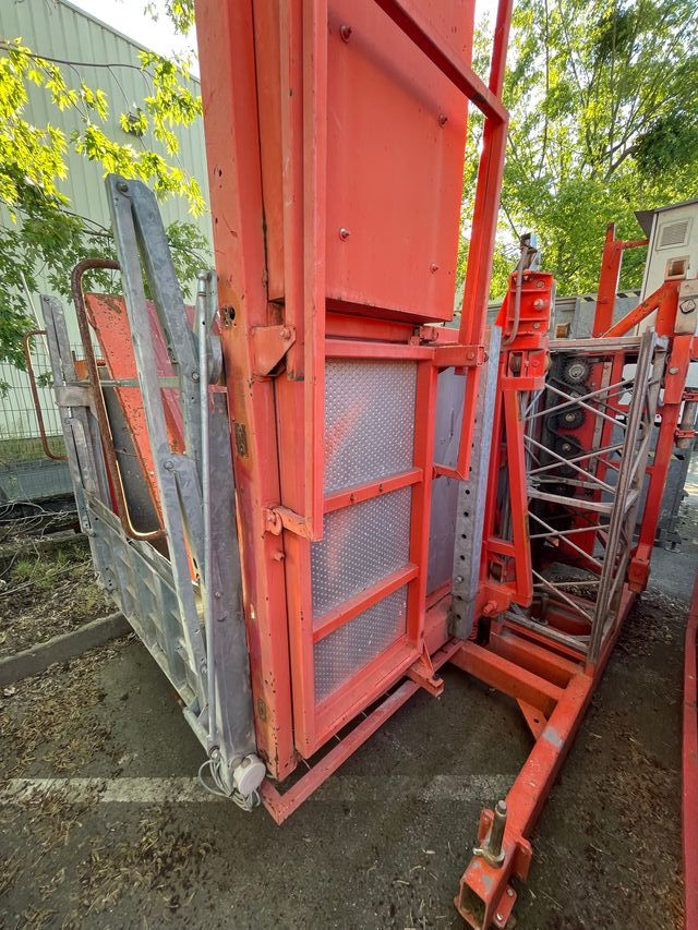 MONTACARGAS PLADUR ENCOMAT IZA1500