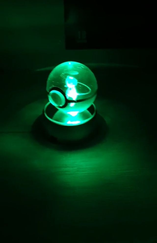 Pokeball Mew Cristal