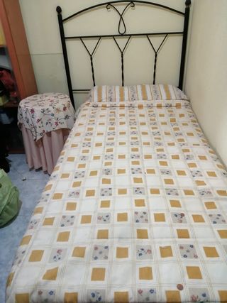  cabecero de forja tapiflex Colchón de 90 y mesita