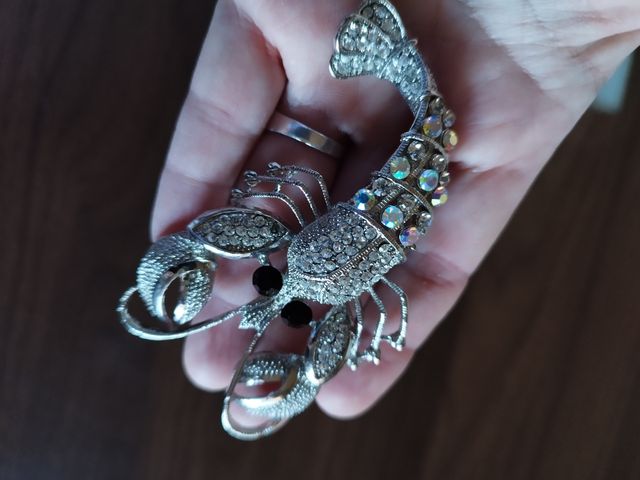 Broche fantasía alta gama