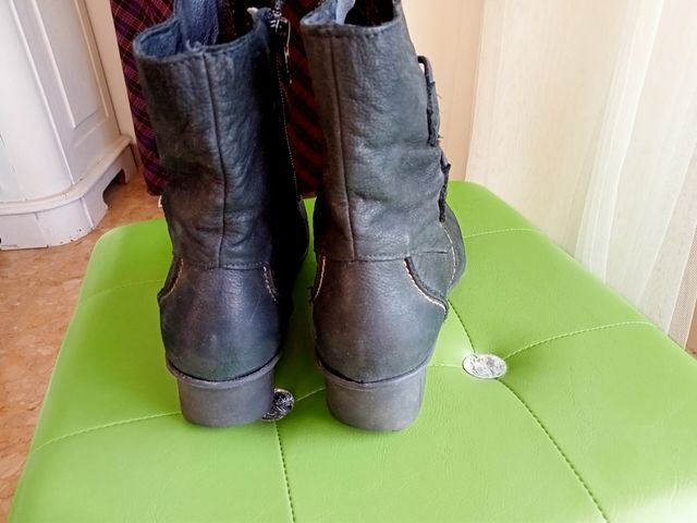 Stivaletti neri matt