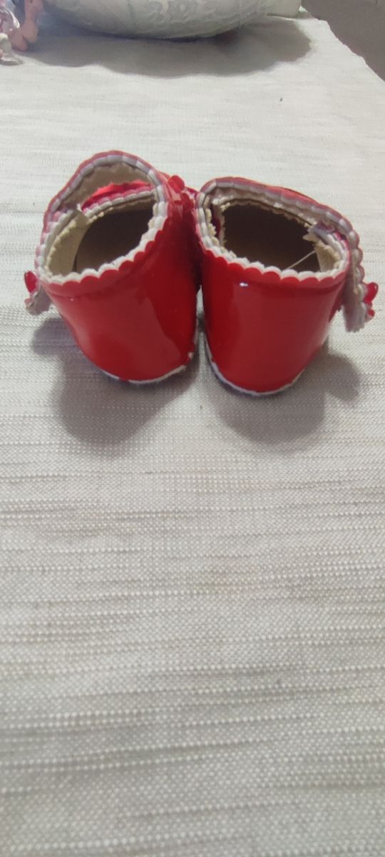 Scarpe neonata 