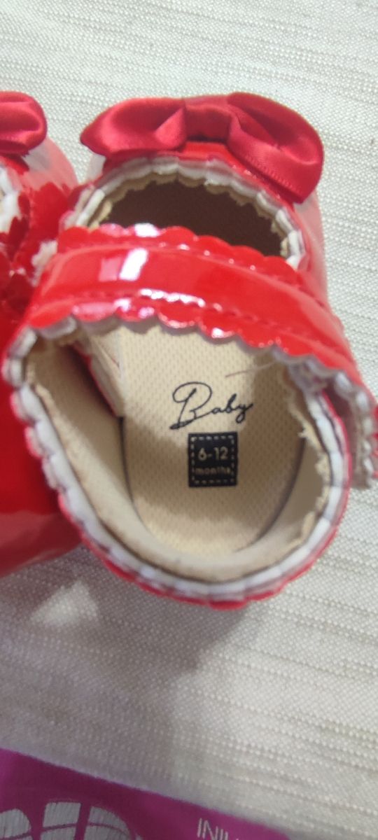 Scarpe neonata 