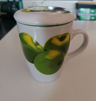 Tisaniera con filtro e coperchio