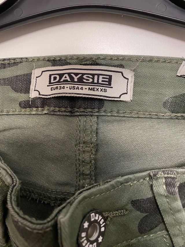 Vaqueros estampado militar XS