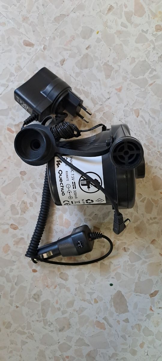 Bomba de aire recargable Quechua