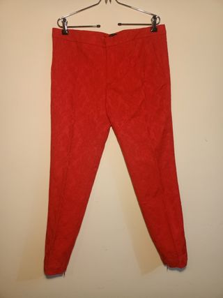 Pantalón pitillo bordado Zara