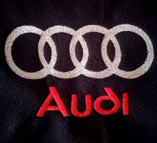 BRAGA DE CUELLO POLAR BORDADA LOGO AUDI