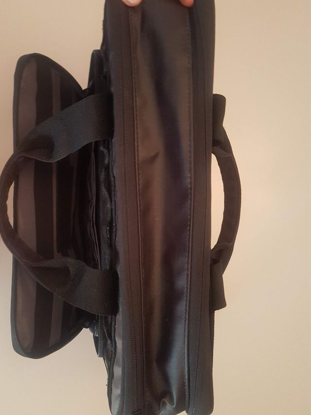 Borsa Invicta porta pc