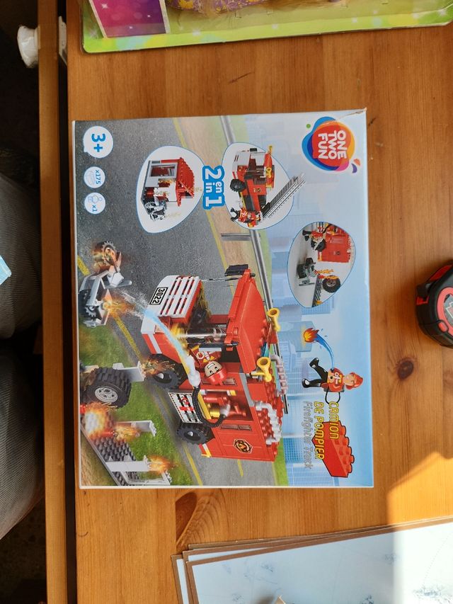 Camion de bomberos tipo Lego