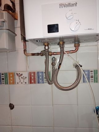 FONTANEROS/ELECTRICISTAS.