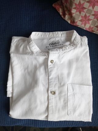 Camisa blanca cuello mao