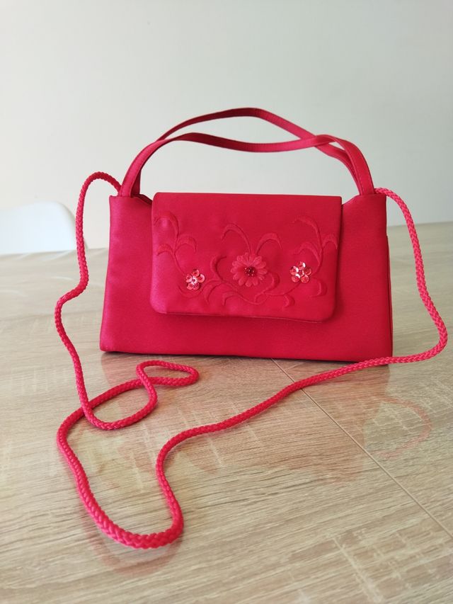 Bolso de mano con cordón para colgar