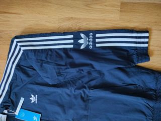  ADIDAS Original,cazadora nueva etiqueta,original.